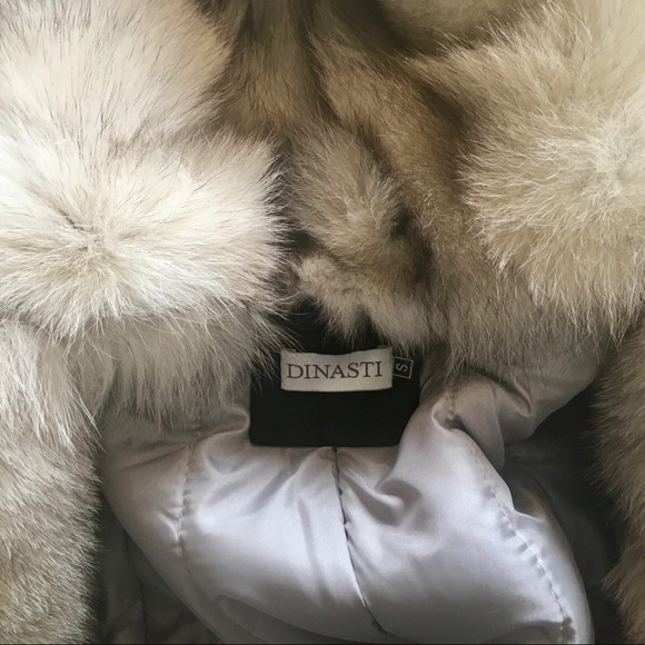 Arctic Fox Trim Parka - Picture 14 of 16